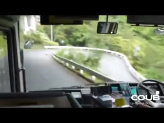 Japanese bus driver skill irohazaka downhill