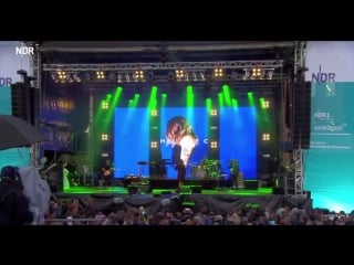 Melanie c escalator (live at sommertour)