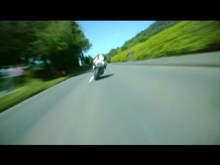 Guy martin vs michael dunlop @ 200mph! pure adrenaline! on bike pov lap! isle of