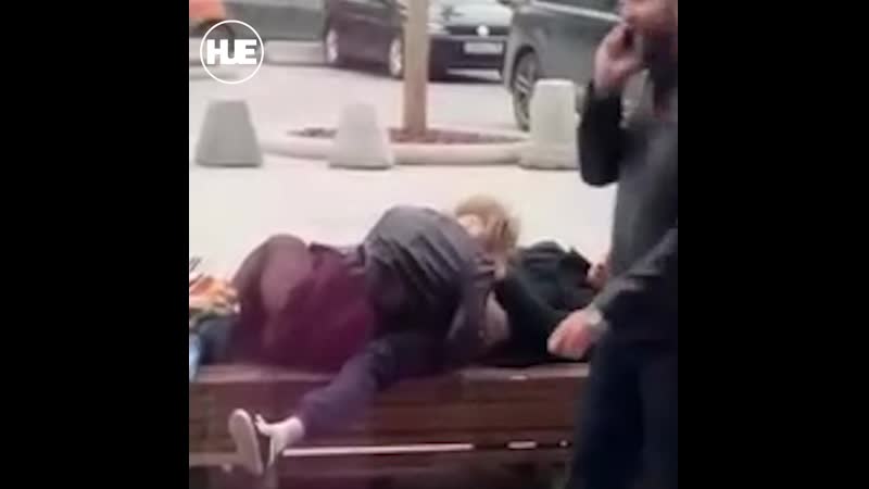 В москве девушка сделала минет парню на арбате прямо на глазах у прохожих