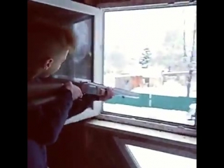 Молодые с ружьем