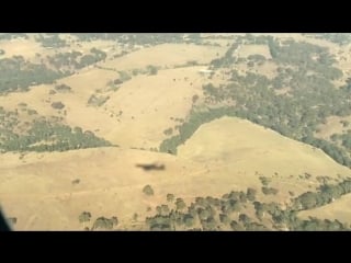 Watching our shadow on approach @qantas and a little song for our arrival #melbourne #787 #dreamliner @kworkworkwork @scottmale