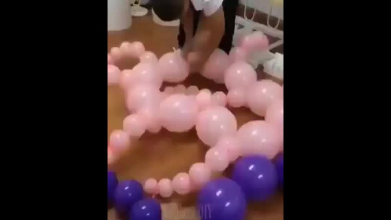 Красивое платье из воздушных шаров