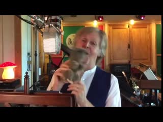 Carlos 🎧 another day ! #paulmccartney #mccartneyiii #madeinrockdown