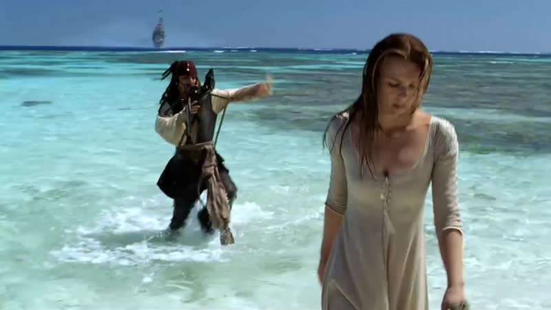 Элизабет поджигает запасы рома пираты карибского моря проклятие черной жемчужи