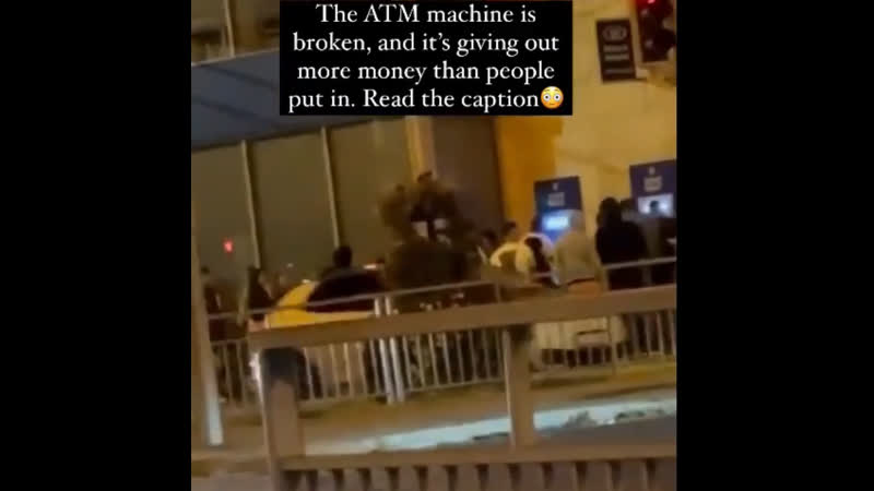 В ирландии банковская ошибка привела к тому, что каждый желающий может снять в банкомате тысячу евро