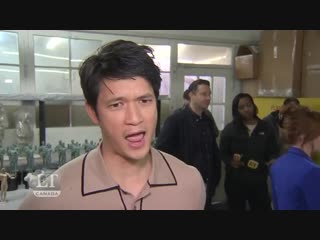 Et canada harry shum jr and elizabeth mcl give a behind the scenes look at sagawards