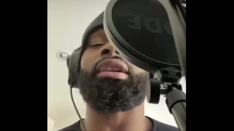 Тайрон вудли читает рэп