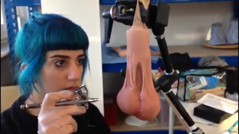 Яйцы убийцы устроили покушение на анимешницу 18+