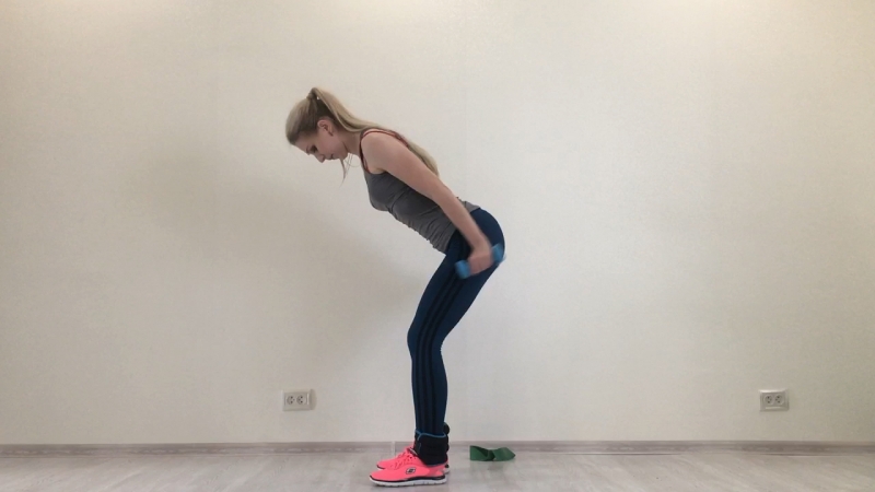 Разгибание с гантелями