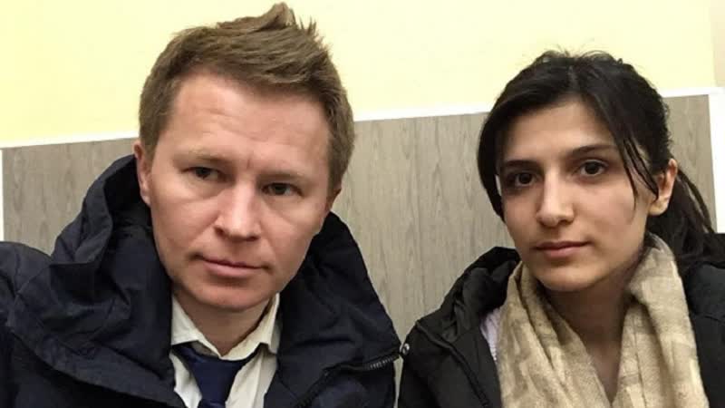 Родственники преследуют молодую девушку