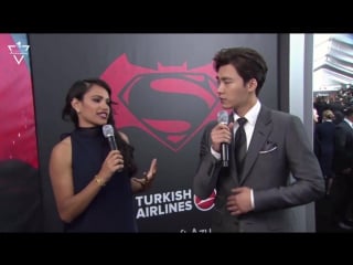 Batman v superman nyc premiere red black carpet li yifeng cut