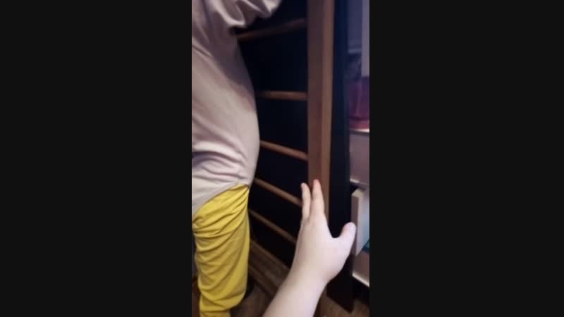 Лизонька трудиться потихоньку