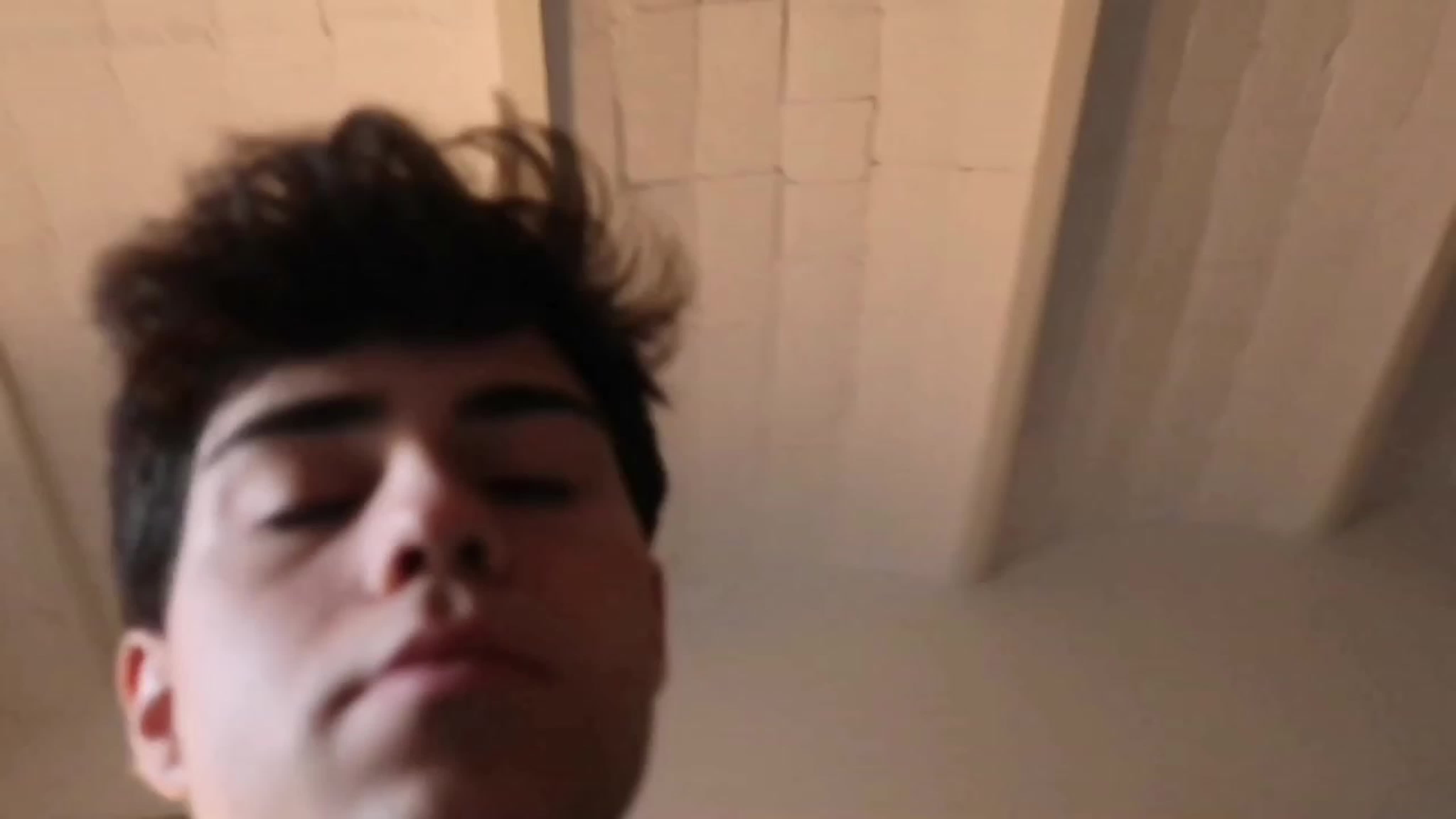 Benji krol getting lost while traveling alone *almost cries*