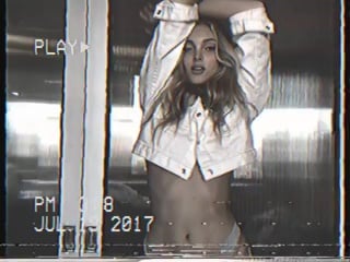 Hoskelsa when @elizabethsulcer takes her 🎥 out, u betta work 🍭🍭