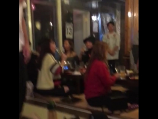 2017 12 07 окинава в ресторане со съемочной группой by takaomi tani