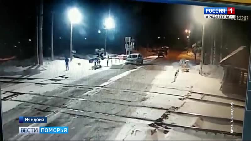 "чудом выжившие после наезда поезда мать и сын"