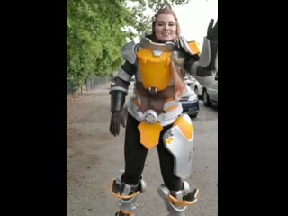 Brigitte dance emote in my self made cosplay!