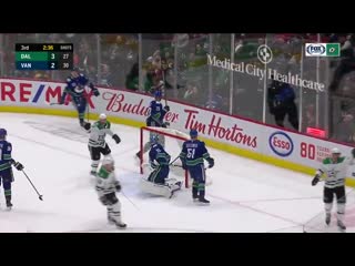 Rads with a goal to cap off the win! final stars 4, canucks 2 gostars via @foxsportssw