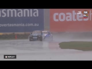 Greastest car control ever (in the wet) aussie racing cars 2017 symmons plai