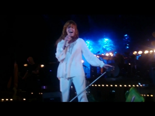 Florence + the machine kiss with a fist (live at théâtres romains de fourvière, lyon, france | )