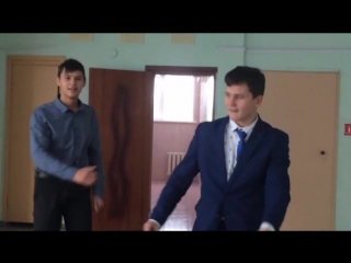 Funny dancers леха и громчик кружит