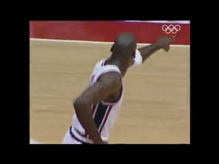 Michael jordan breakaway tomahawk from magic johnson