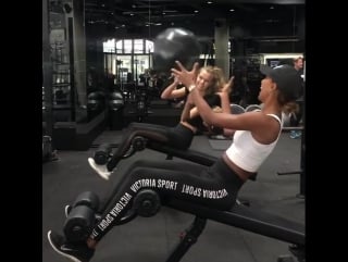 Joja partner russian twist with a bench decline we’re using an 8lb ball