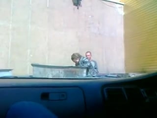 Веселые шутники и бомжиха