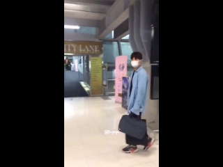 [video] 180809 인피니트 myungsoo arrived in bangkok