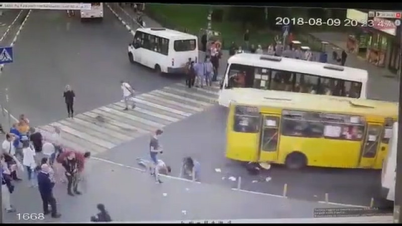Наезд автобуса на пешеходов