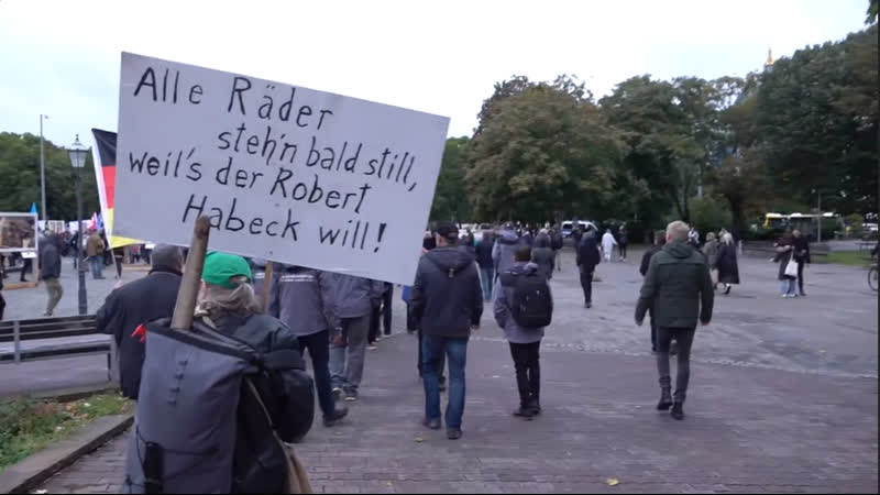 Live aus berlin demonstration "schluss mit den sanktionen – handwerker für den frieden"