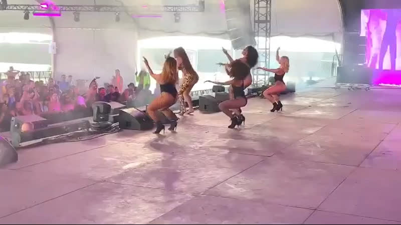 Trap bbq | dreamdoll performs live