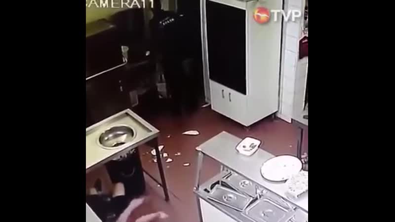 Рукожопы на работе (подборка) 🤪