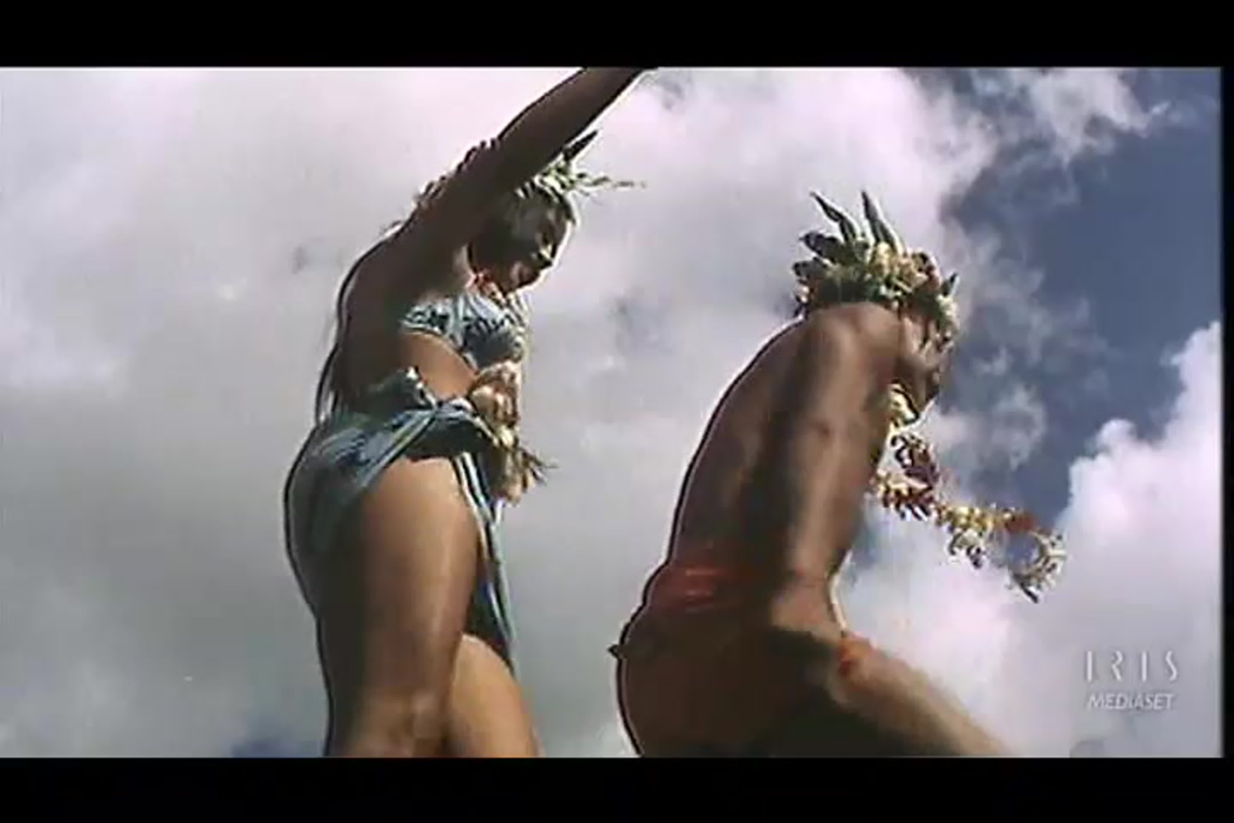 Nude, calde e pure (v sabel 1965) documentario