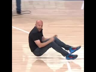 This fan is the best dunker