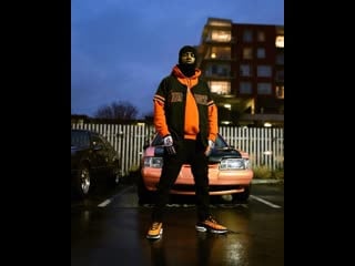 Young bari live show