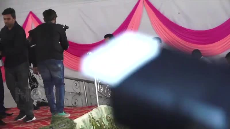 Full vid even after his superstar status, salmankhan is down to and again,he has proved it recently,he took some