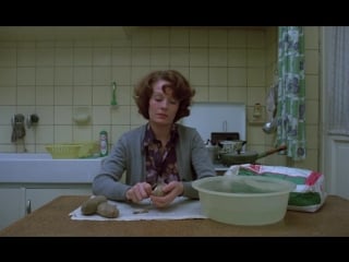 Jeanne dielman, 23, quai du commerce, 1080 bruxelles (1975) chantal akerman subtitulada