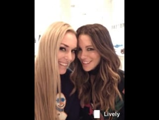 ; кейт проводит время с линдси вонн