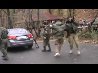 Гиви танцует )))