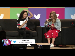 Liza twerking at vidcon !