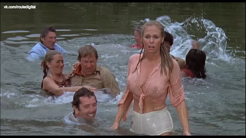Cheré (chere) bryson nude, andrea howard, pamela hensley the nude bomb (1980) / чери брайсон, памела хенсли обнаженная бомба