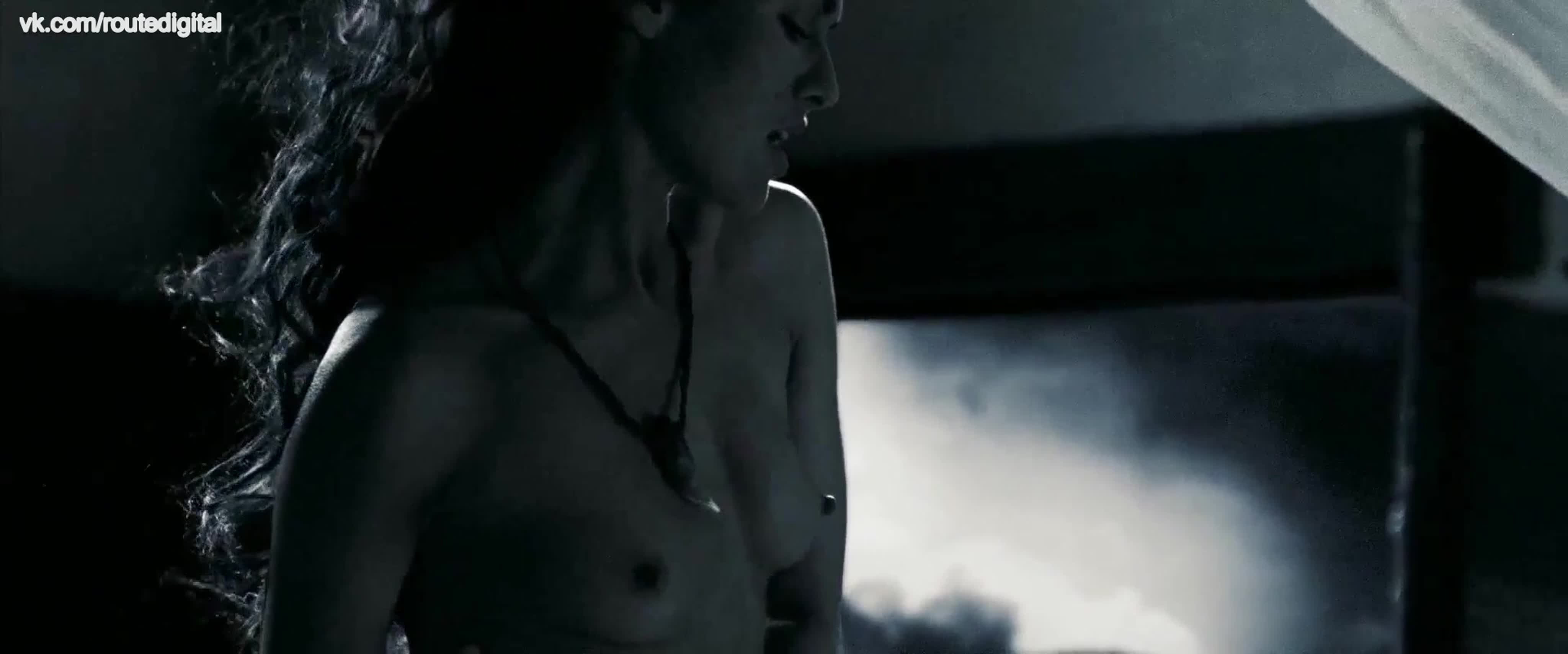 Lena headey, kelly craig nude 300 (2006) hd1080p watch online  келли  крейг, лина хиди 300 спартанцев watch online