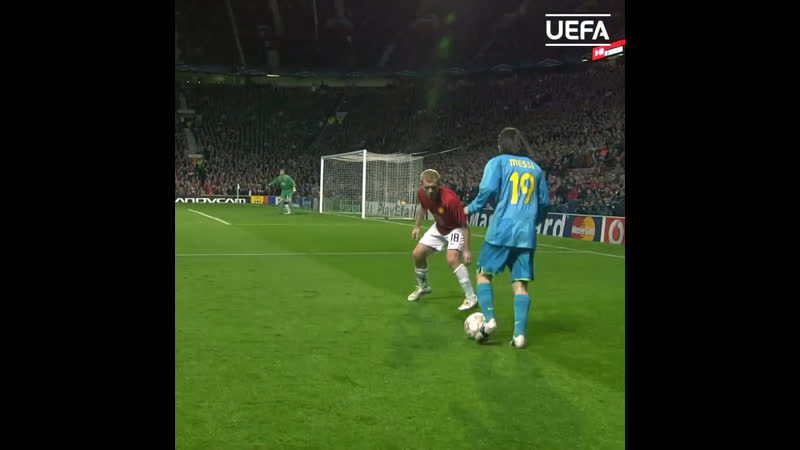 Лионель месси красиво обошел один в один старину пола скоулза
