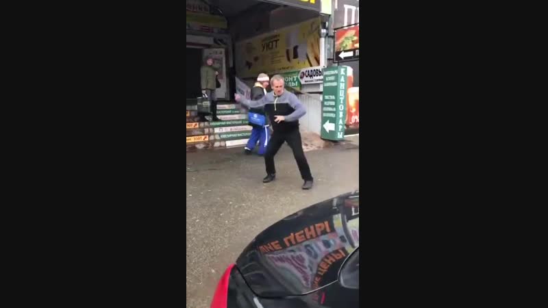 В ставрополе дональд дак проиграл баттл алкашу