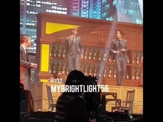 Опять бэк лапает попку нини хд