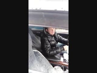 Пид@рас с 3 х ногой камерой