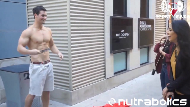 Раздевается за просмотры! конор мёрфи