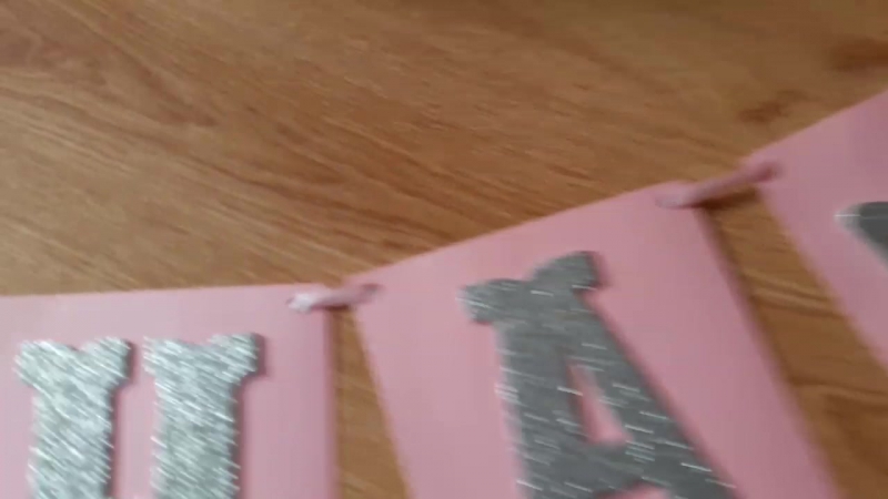 Именная растяжка и колпачки с блестящими буквами!